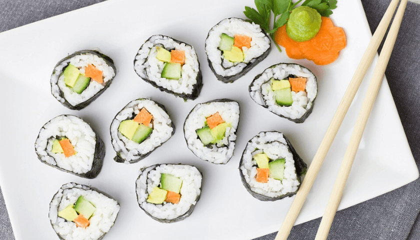 Sushi caseiro vegano