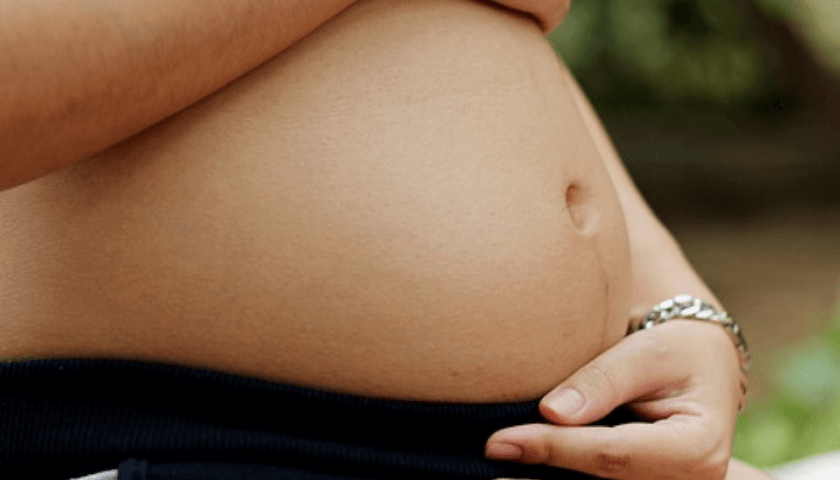 crescimento do bebê na barriga da mãe